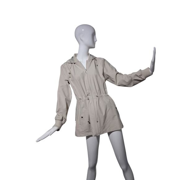 Bernardo Quiet Luxury Women's size Medium Lightweight Hooded Jacket Preppy - Picture 4 of 13